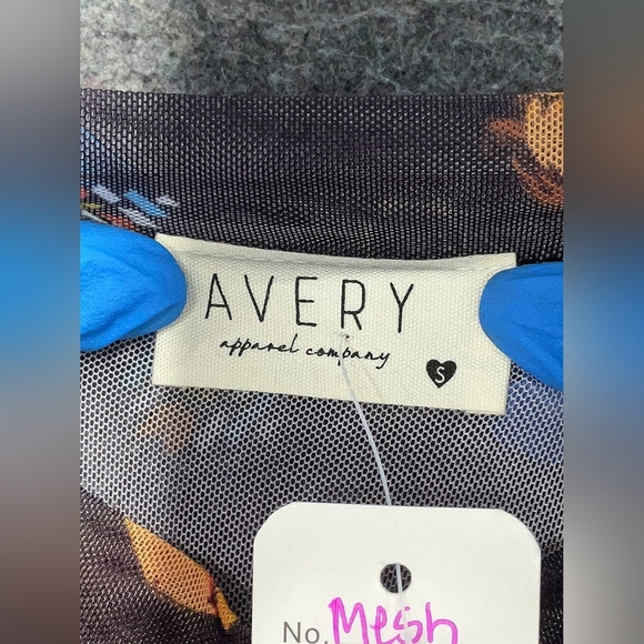 Avery Apparel Cowboy Boots & Saddles Mesh Top Size S NWT - Picture 7 of 8